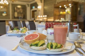 Petit déjeuner buffet servi tous les jours en supplément