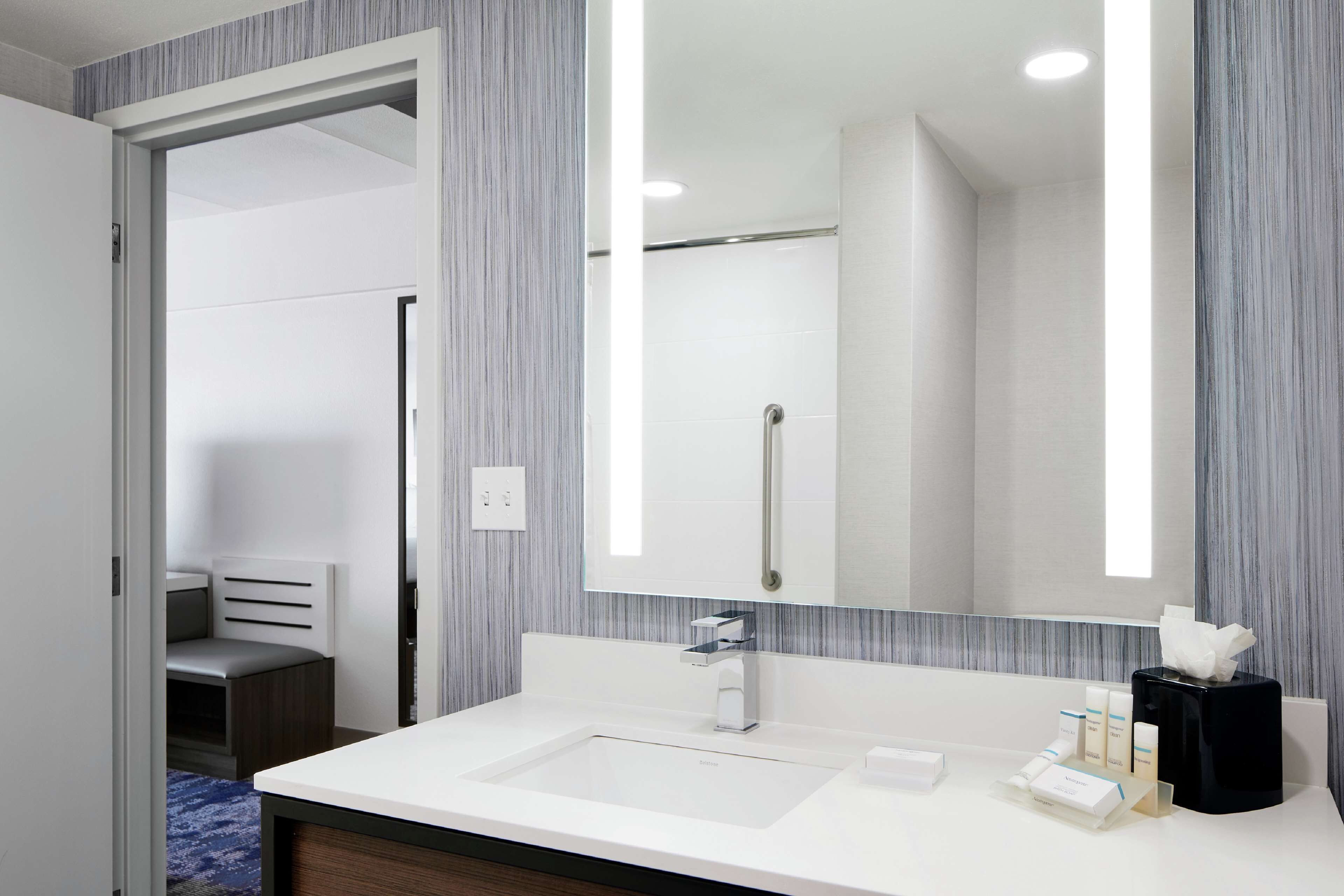 combined shower/bathtub, free toiletries, hair dryer, bathrobes