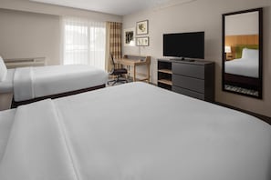 Deluxe-Zimmer, 2 Doppelbetten, Nichtraucher, Balkon | Bettwäsche aus ägyptischer Baumwolle, hochwertige Bettwaren