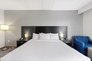 Habitación superior, 1 cama King size, para no fumadores | Ropa de cama de alta calidad, edredón, muebles diferentes y escritorio 