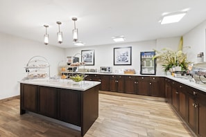 Free daily continental breakfast