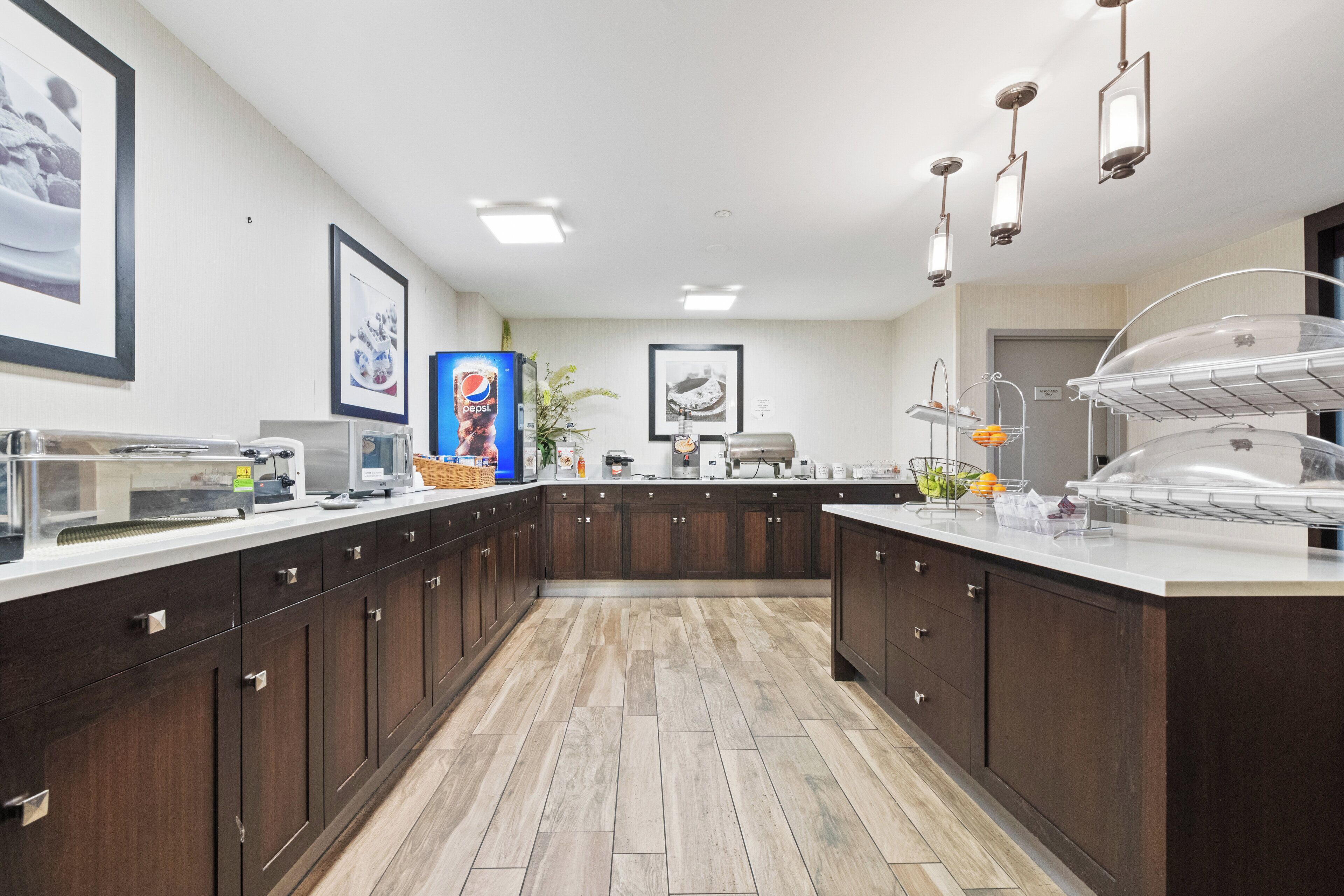 free daily continental breakfast