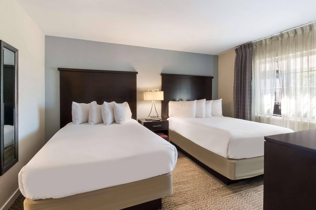 Egyptian cotton sheets, premium bedding, pillow-top beds, desk