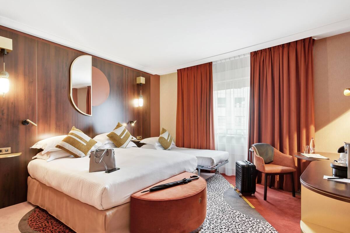 premium bedding, pillow-top beds, free minibar items, in-room safe