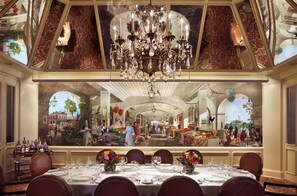 Breakfast, lunch, dinner served; American cuisine, garden views 
