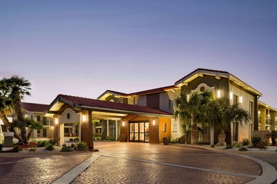 La Quinta Inn by Wyndham Victoria