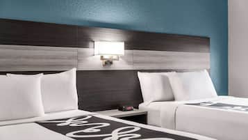 1 chambre, literie de qualité supérieure, surmatelas, bureau