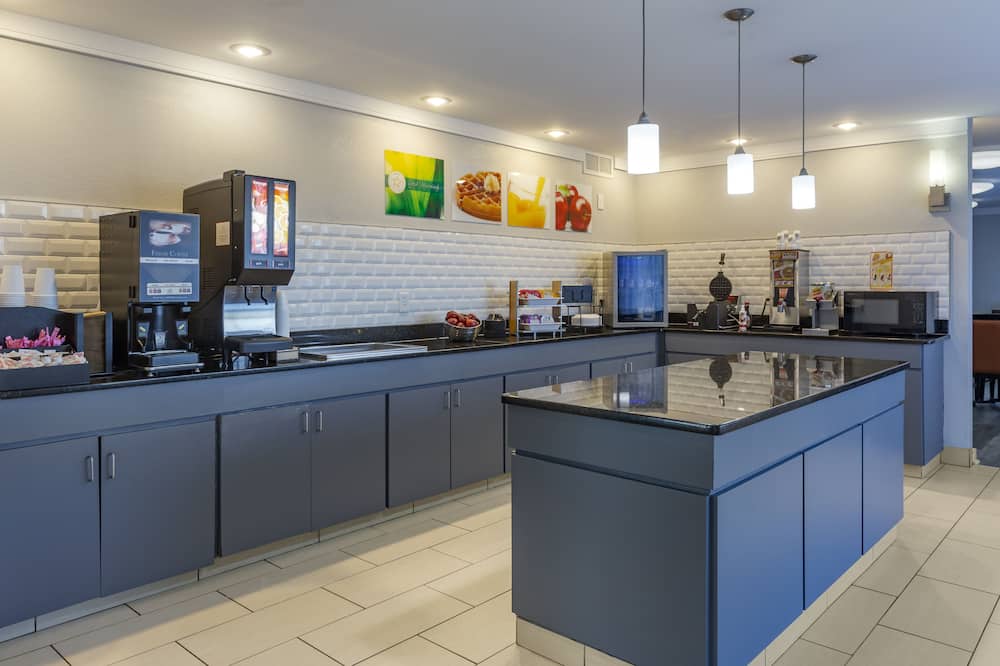 Quality Inn Fayetteville near Fort Bragg
