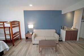 Suite, Multiple Beds, Non Smoking