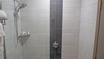 Room, 1 Queen Bed, Non Smoking | Bathroom | Shower, hydromassage showerhead, free toiletries, hair dryer