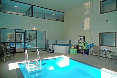 Piscine couverte. Baymont by Wyndham Monte Vista