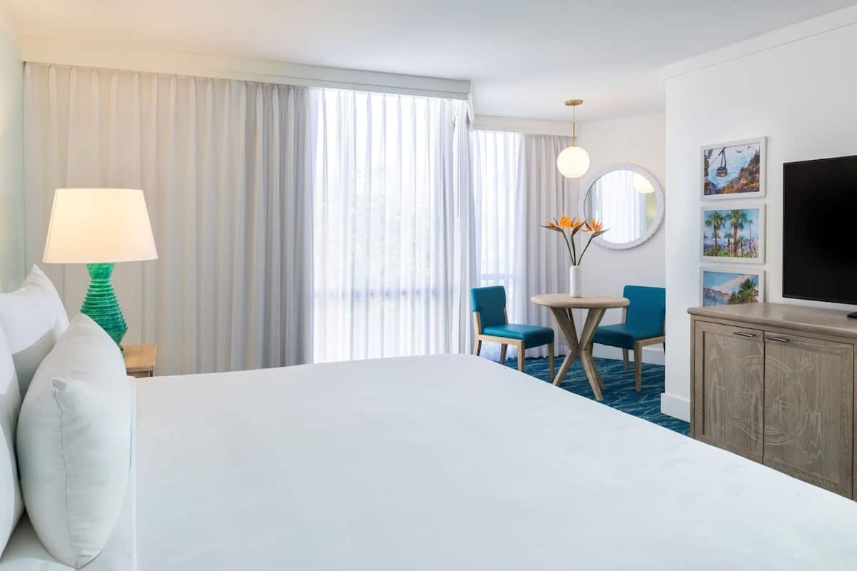 1 bedroom, Egyptian cotton sheets, premium bedding, pillowtop beds