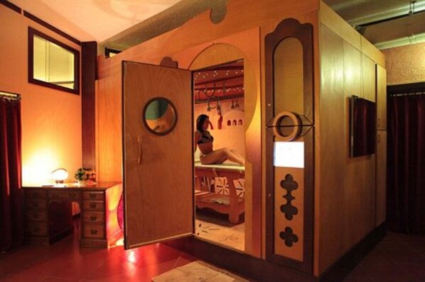Turkish bath/hammam, body treatments, aromatherapy, body scrubs, facials