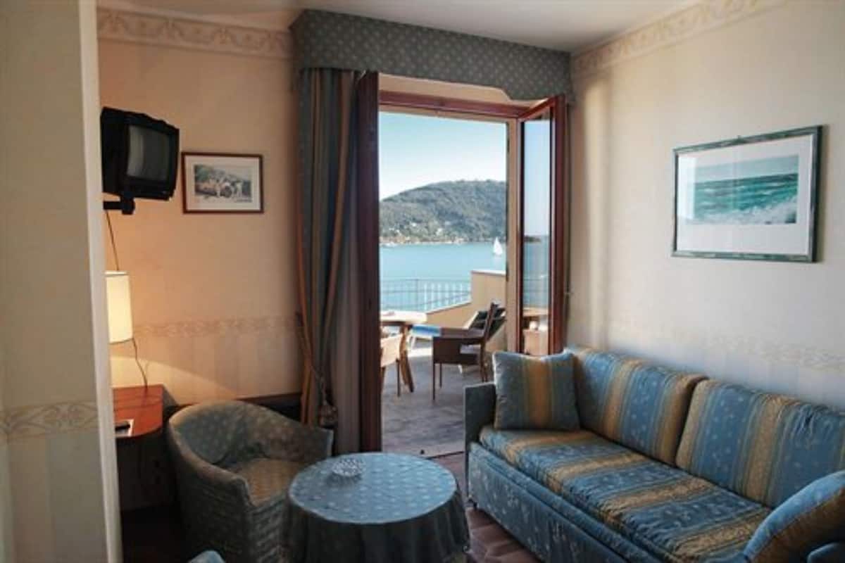 In-room safe, desk, WiFi (surcharge), bed sheets