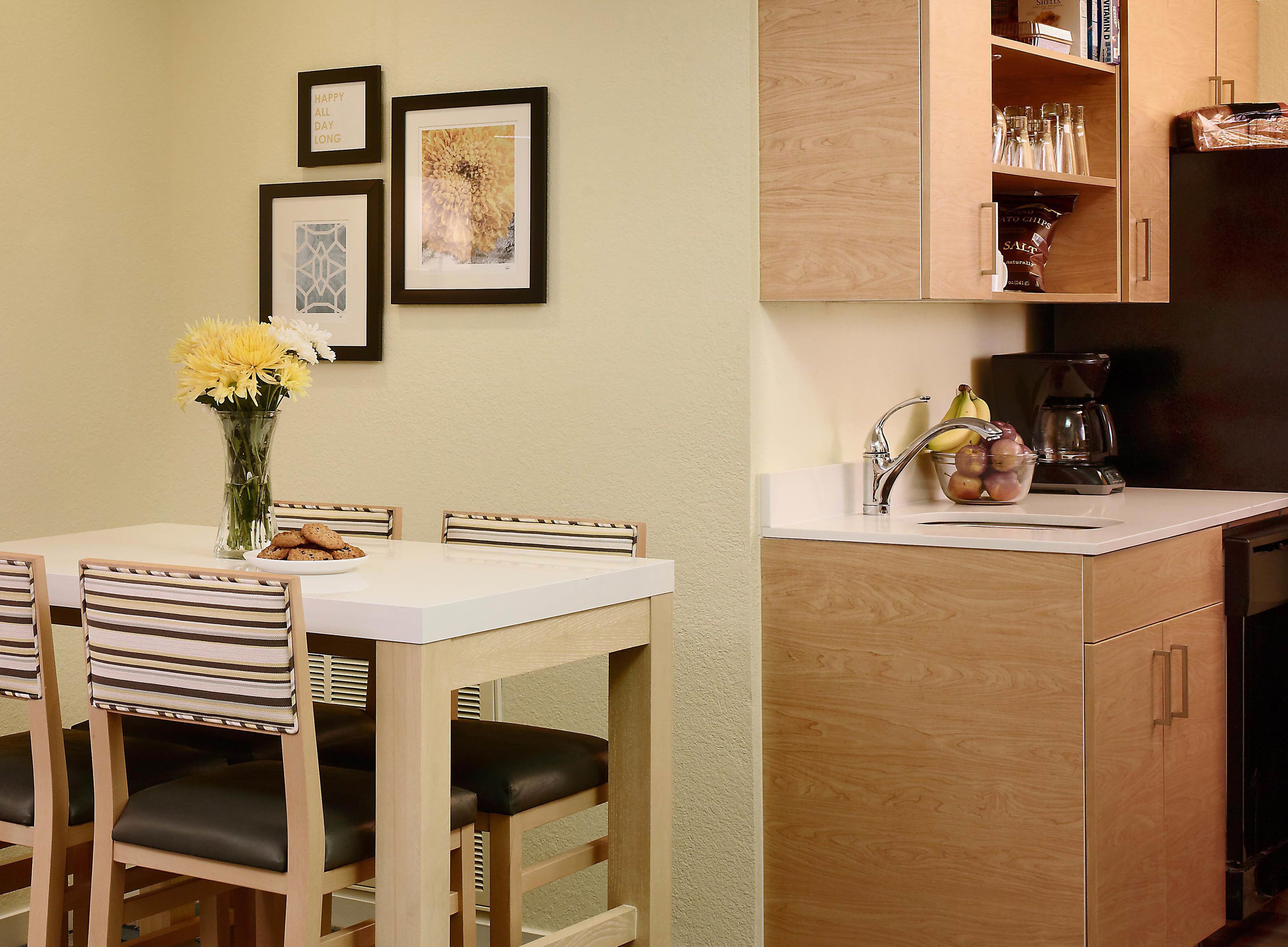 fridge, microwave, stovetop, dishwasher