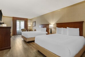 Kamar Standar, 2 Tempat Tidur Queen, Bebas Asap Rokok, lemari es & microwave | 1 kamar tidur, seprai premium, bantalan ekstra lembut, dan meja kerja