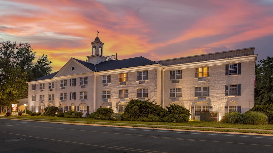 Best Western PLUS Morristown Inn-Florham Park