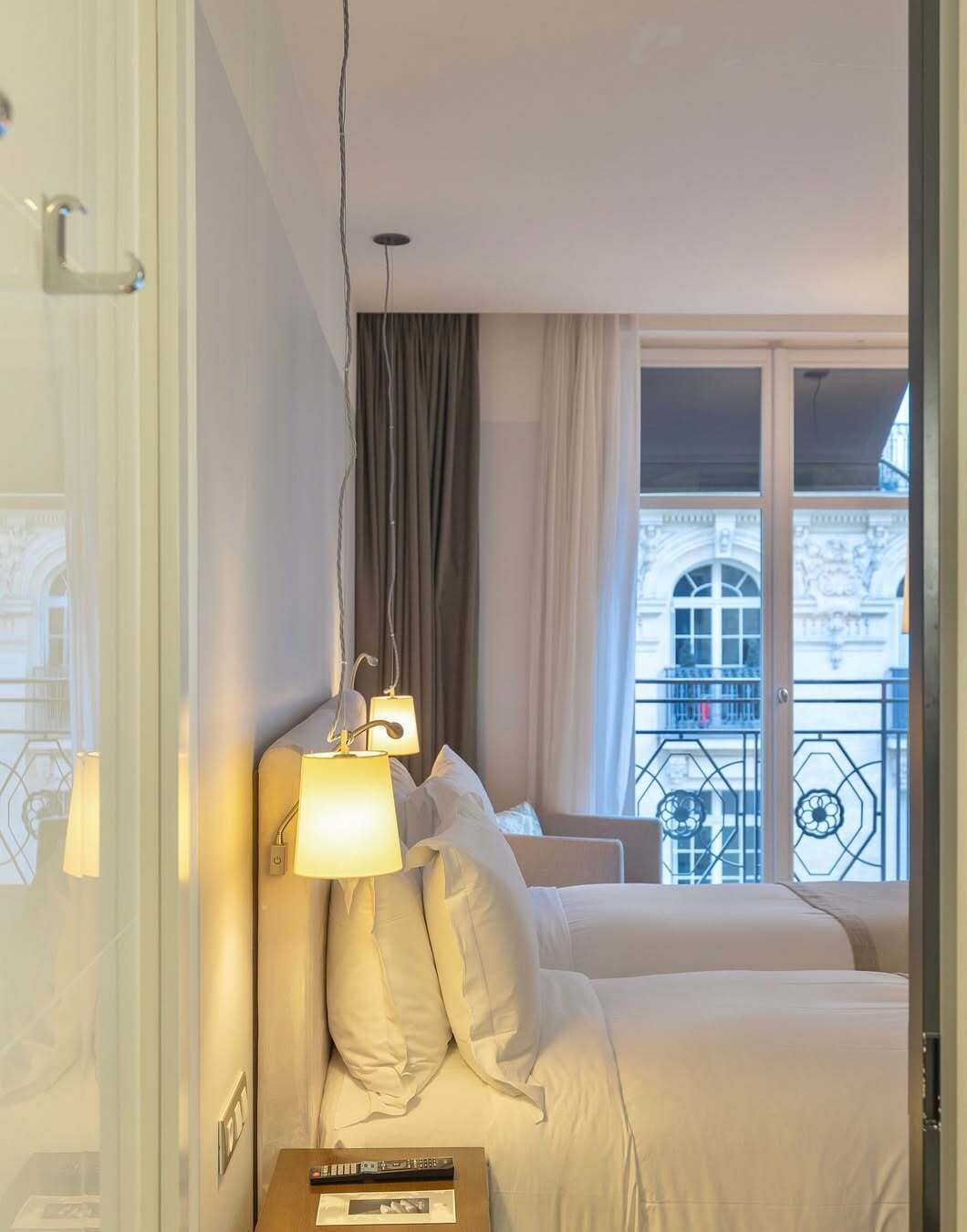 luxury room, 1 king bed | premium bedding, down duvets, pillow-top beds, minibar