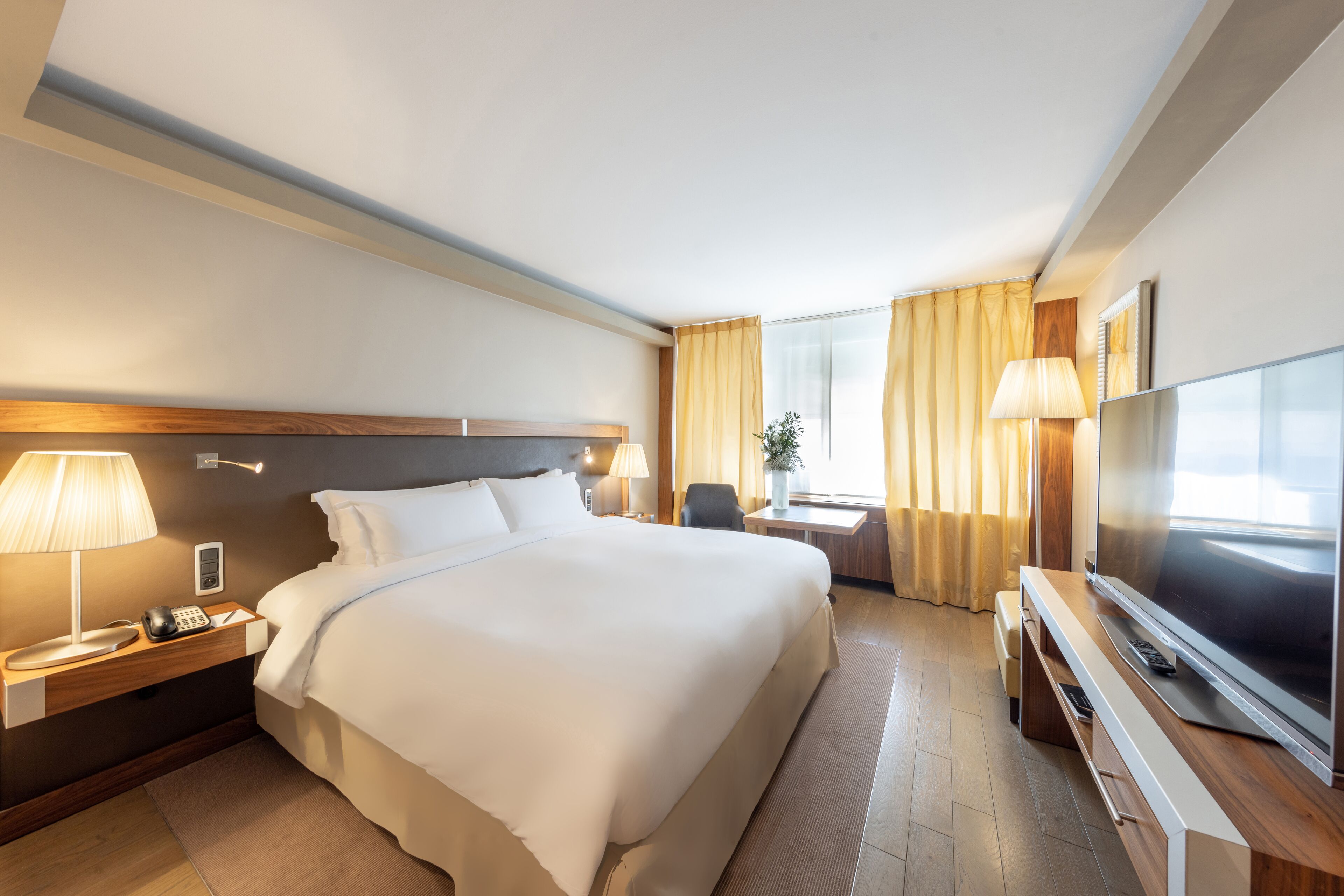 Superior Room, 1 Double Bed | Premium bedding, minibar, in-room safe, desk