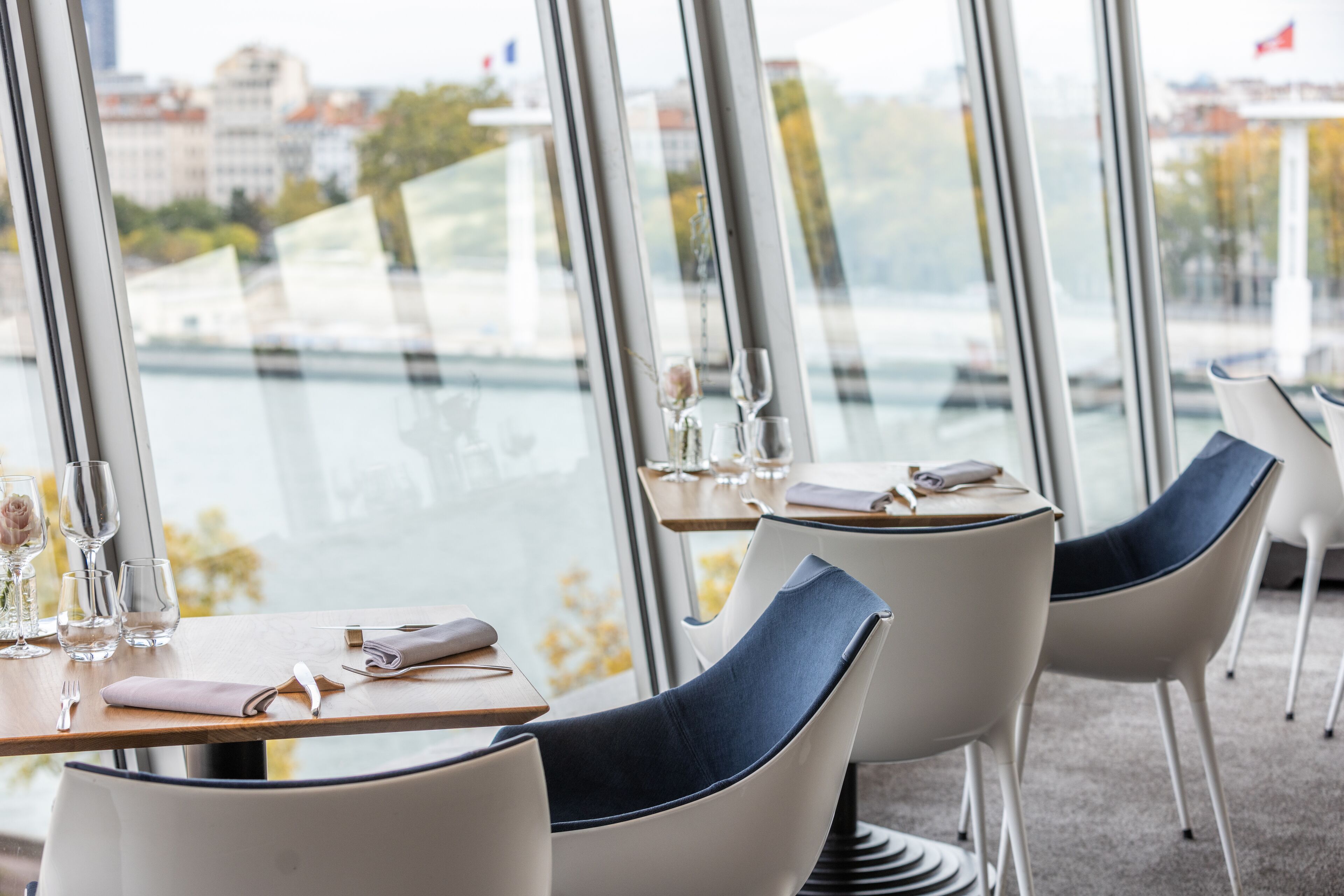 Déjeuner et dîner servis sur place