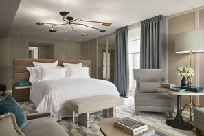 Atelier d Artiste Suite, Le Peintre | 1 bedroom, premium bedding, minibar, in-room safe