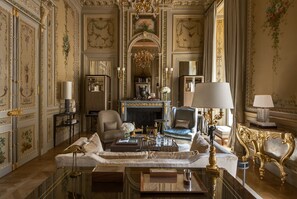 Duc de Crillon Suite | 1 bedroom, premium bedding, minibar, in-room safe