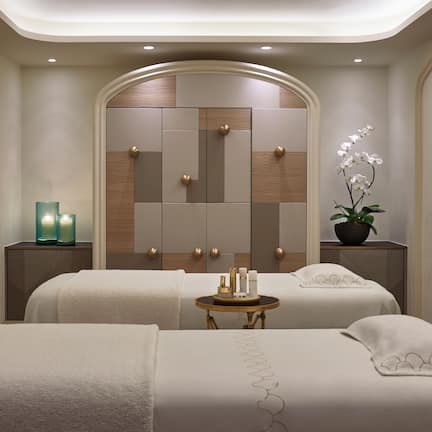 Couples treatment rooms, sauna, steam room, body treatments