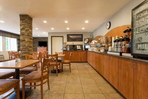Free daily continental breakfast 