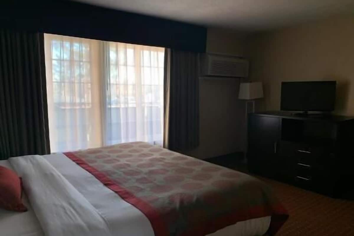 Premium bedding, down comforters, pillowtop beds, desk