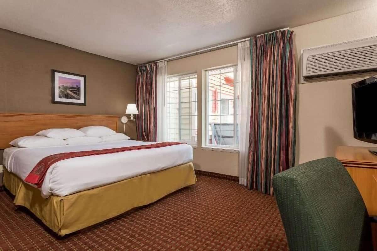 Premium bedding, down comforters, pillowtop beds, desk