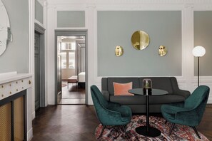 Suite, 1 kingsize-seng (Beletage) | Allergitestet sengetøy, minibar, safe på rommet og lydisolert