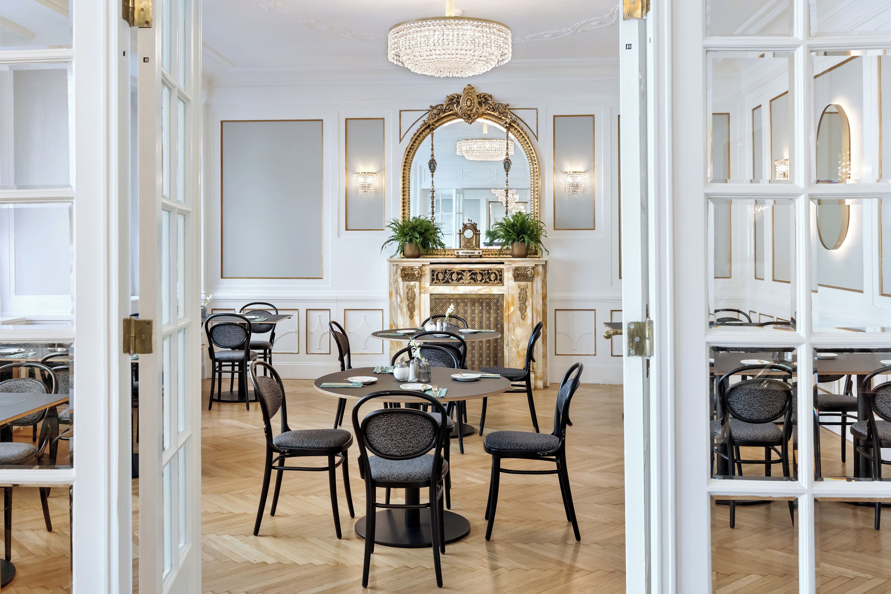 daily buffet breakfast (eur 28 per person)