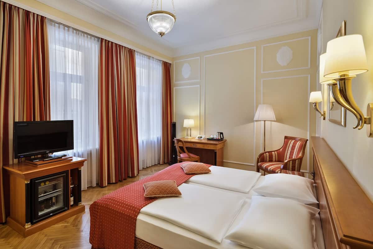 Ropa de cama hipoalergénica y minibar
