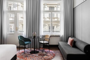 Premium Room, 1 King Bed | Hypo-allergenic bedding, minibar, in-room safe, soundproofing - Hotel Astoria Vienna, Curio Collection by Hilton (Vienna)