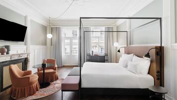 Hypo-allergenic bedding, minibar, in-room safe, soundproofing