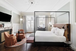 Suite, 1 King Bed (Beletage) | Hypo-allergenic bedding, minibar, in-room safe, soundproofing - Hotel Astoria Vienna, Curio Collection by Hilton (Vienna)