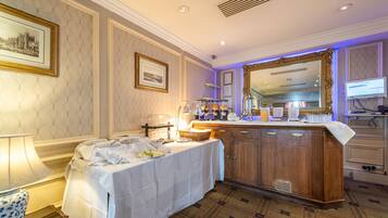 Breakfast (GBP 16.95 per person)