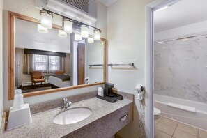 Standard Room, 1 King Bed, Non Smoking, Refrigerator & Microwave | Bathroom | Free toiletries, hair dryer, towels - Best Western Pioneer (Lusk)