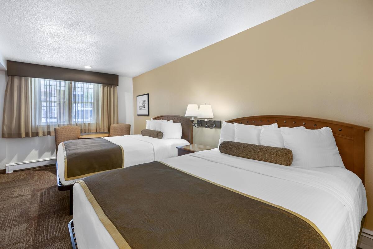 Suite, Multiple Beds, Non Smoking, Refrigerator & Microwave | Desk, laptop workspace, iron/ironing board, cribs (free)