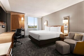 Escritorio y espacio para trabajar con laptop