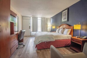 Desk, iron/ironing board, free WiFi, bed sheets - Reidsville Inn & Suites (Reidsville)