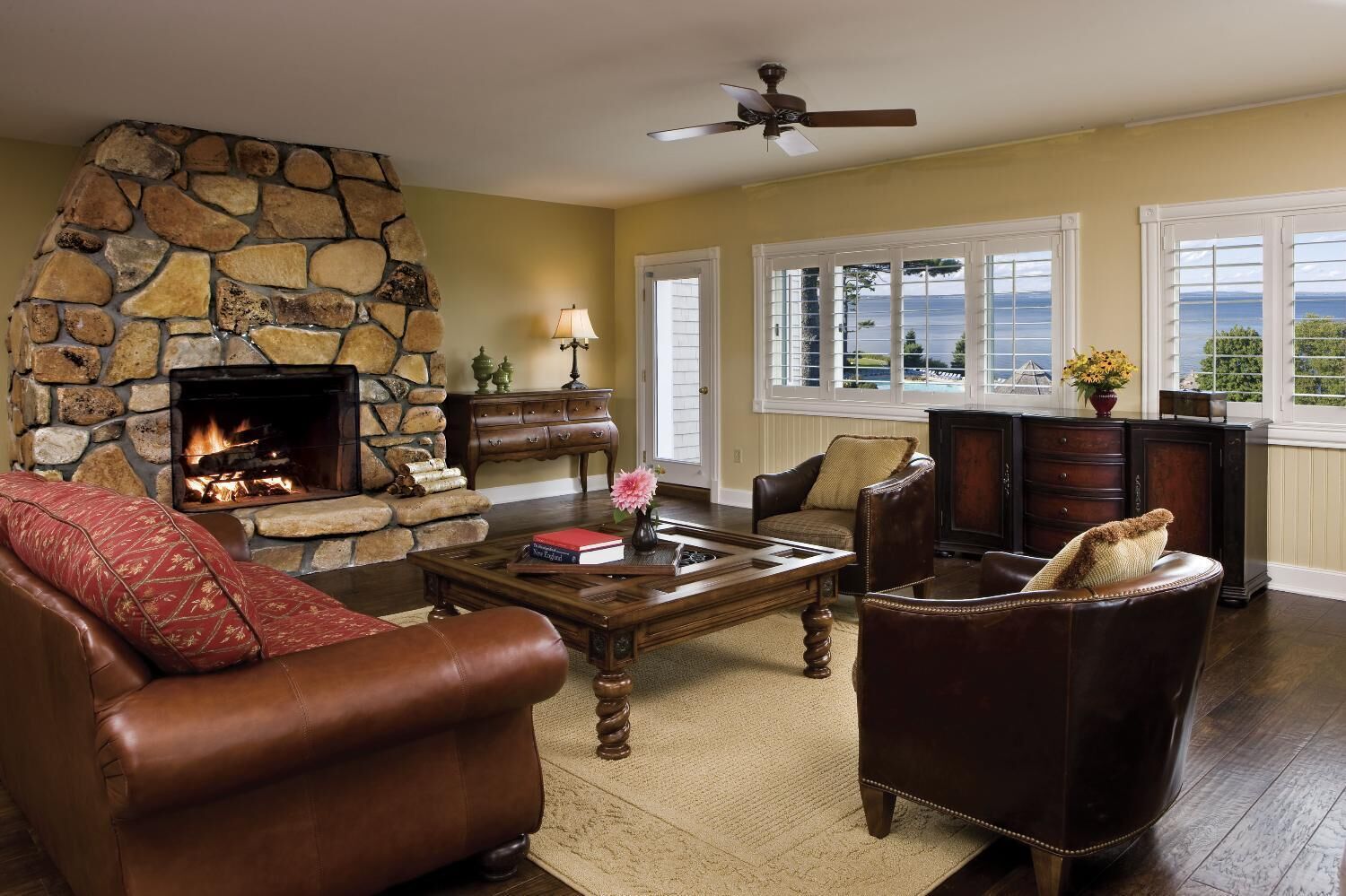 In-room safe, desk, iron/ironing board, free cots/infant beds