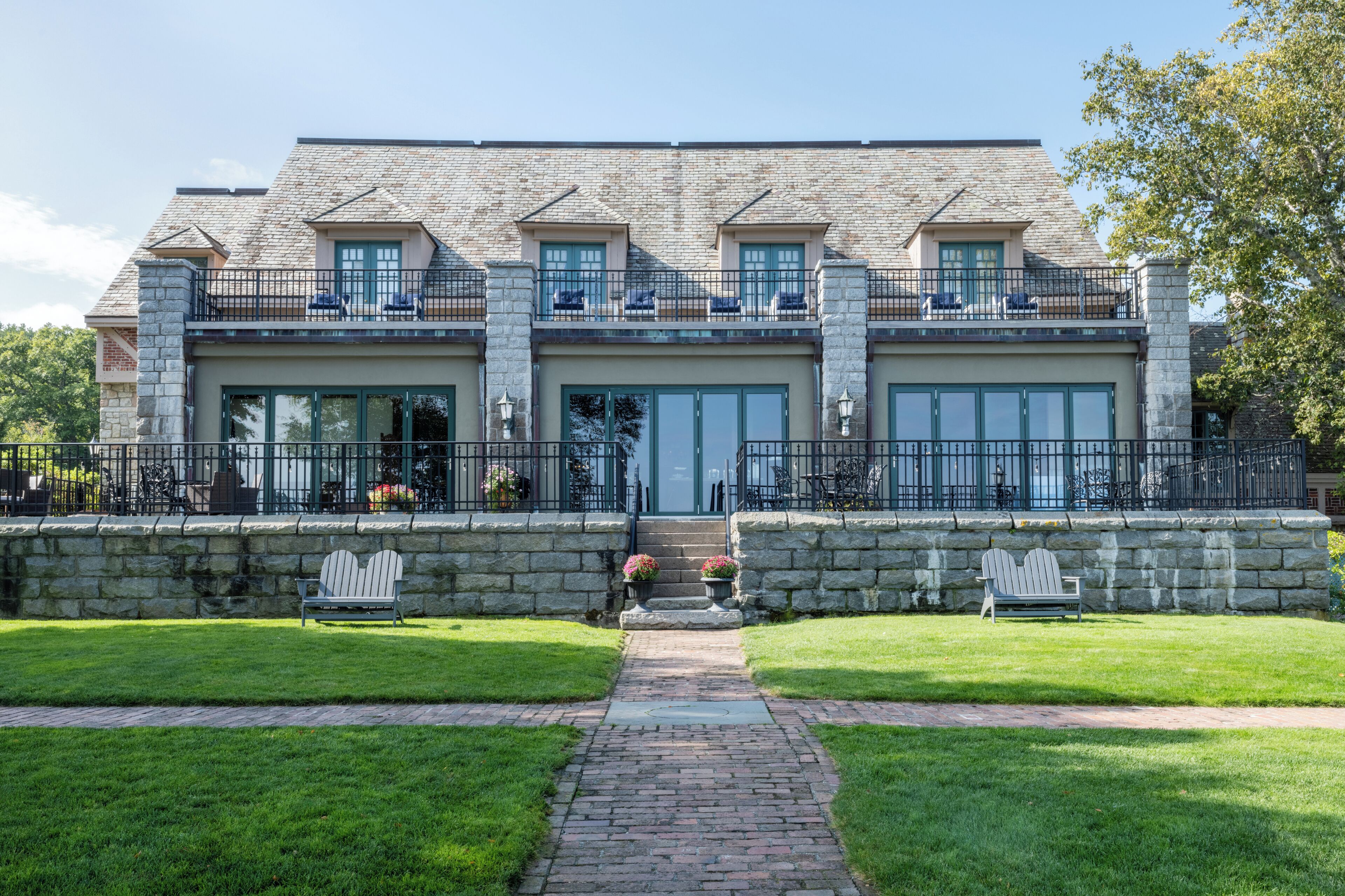 المنشأة من الخارج