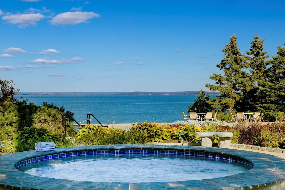 Holiday Inn Resort Bar Harbor - Acadia Natl Park by IHG by null