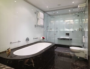 Premium Suite, Lake View | Bathroom