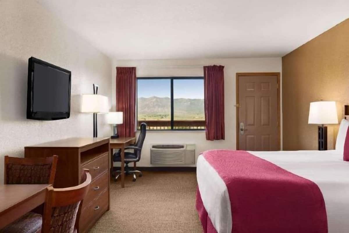 Individually decorated, individually furnished, desk, laptop workspace