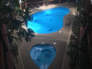 Indoor pool, sun loungers