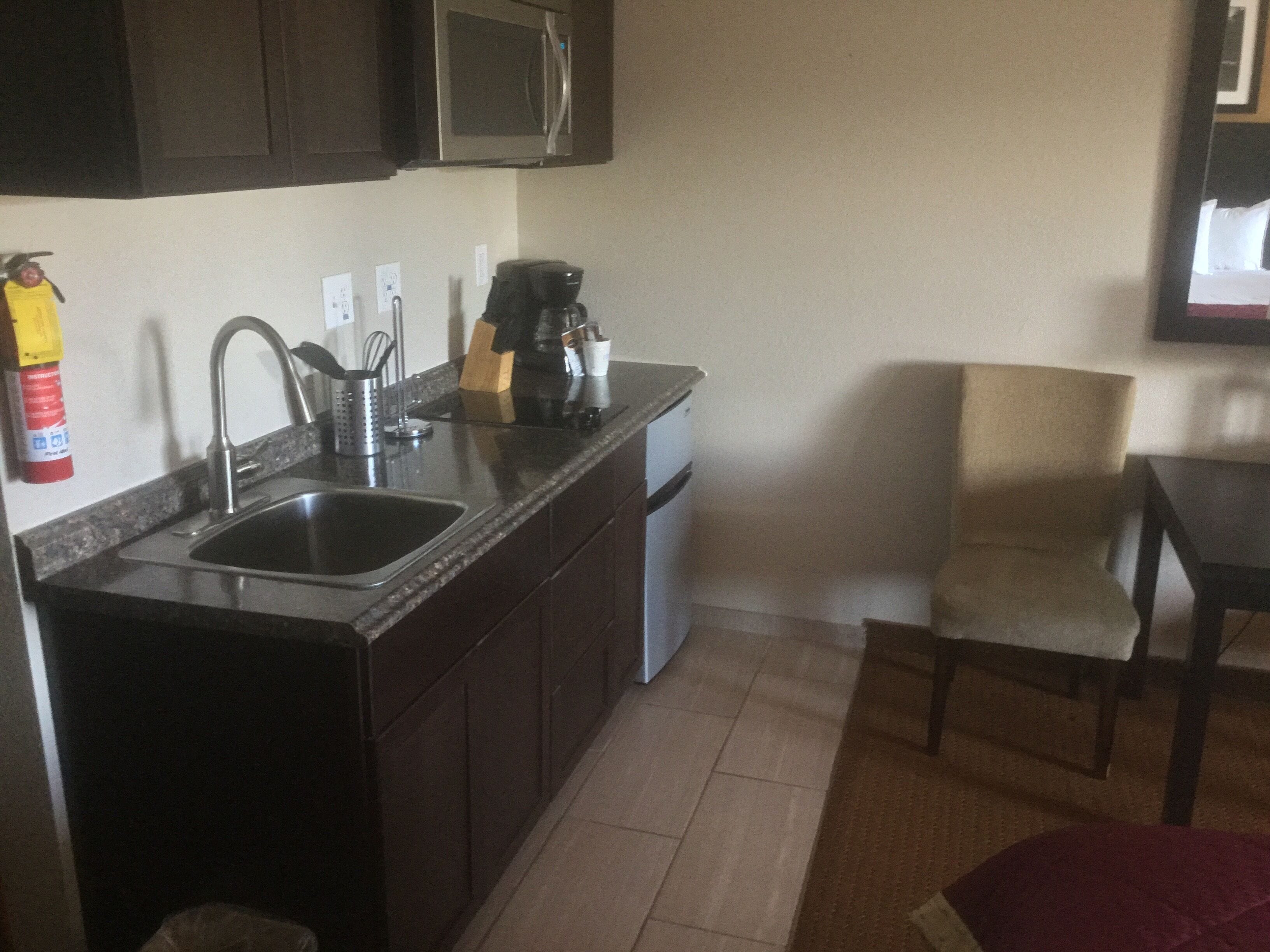 fridge, microwave, coffee/tea maker