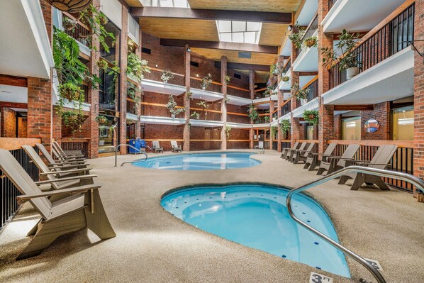 Indoor pool, pool loungers