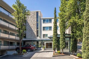 مدخل المنشأة